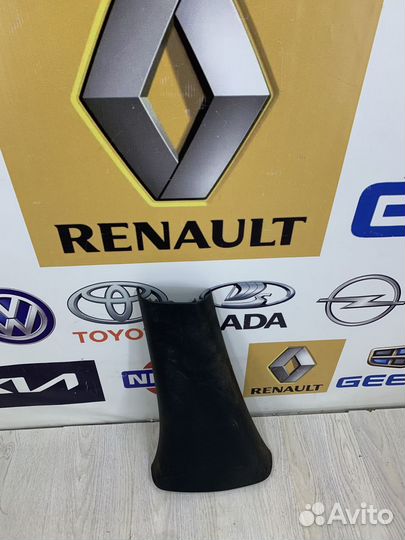 Обшивка средней стойки накладка ремня безопасности