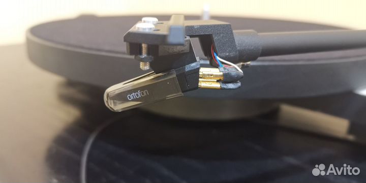 Проигрыватель винила Pro-Ject Elemental