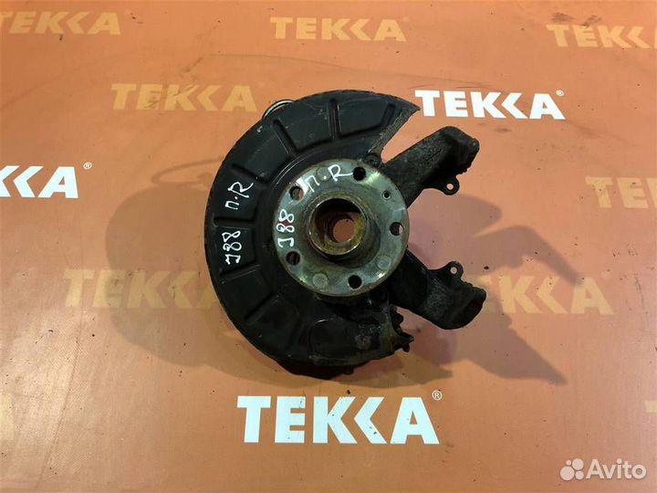 Кулак поворотный передний правый Шкода Октавиа 1Z