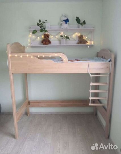 Кровать чердак массив с матрасом и лестницей