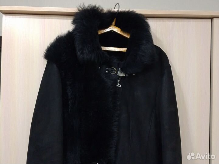 Продам женскую дубленку