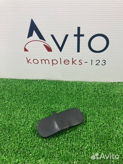 Форсунка омывателя правая Audi A3 8P CCZ 2009