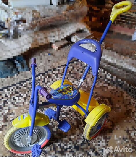 Трехколесный велосипед