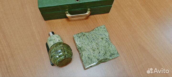 Подарочный набор из натурального камня (змеевик)