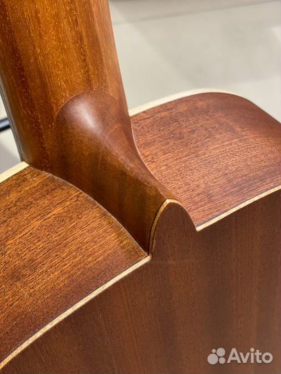 Классическая гитара Alhambra