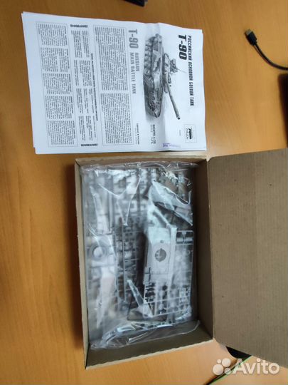 Сборная модель Российский основной боевой танк Т-9