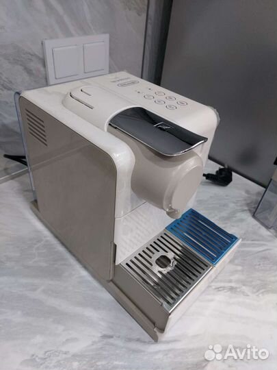 Кофемашина delonghi nespresso lattissima touch
