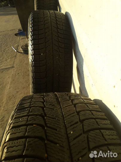 Michelin X-Crane AT 215/60 R17