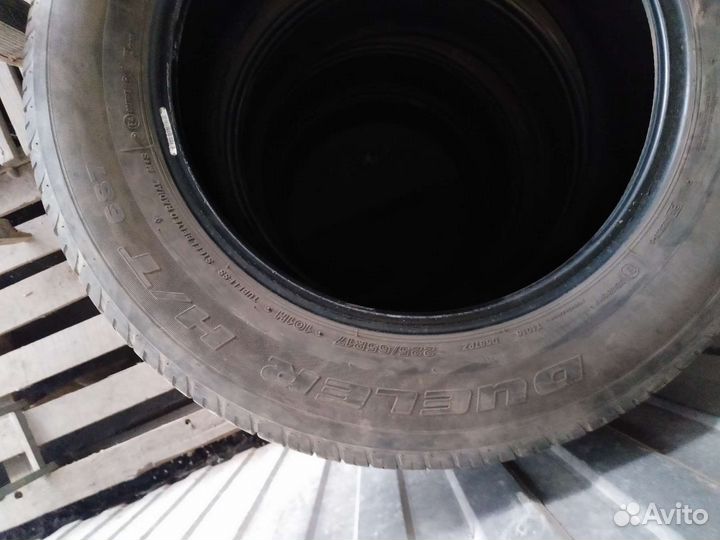 Bridgestone Dueler H/T 687 225/65 R17