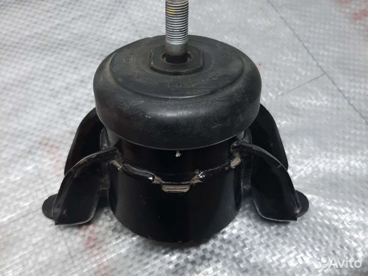 Верхняя подушка двигателя Киа Рио 3 б/у