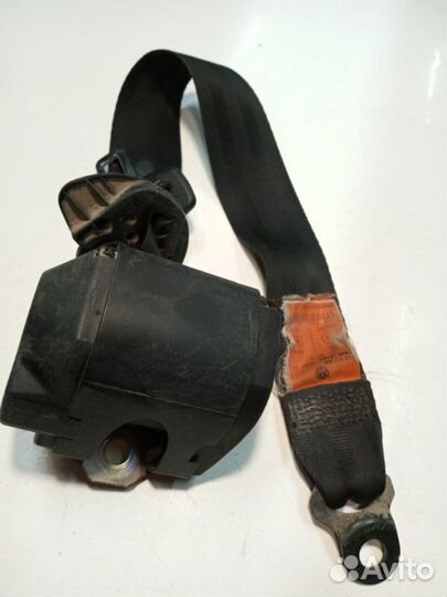 Ремень безопасности задний левый Volkswagen Vento