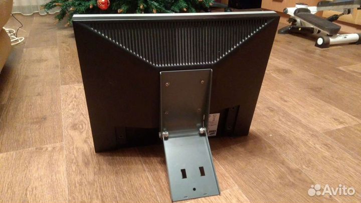 Монитор Samsung SyncMaster 940N 19