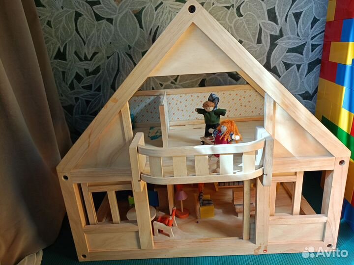 Домик кукольный