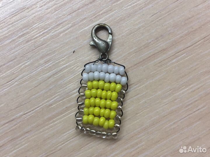 Брелок «пиво» из бисера