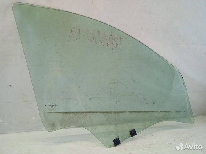 Стекло двери переднее левое Nissan Terrano 3