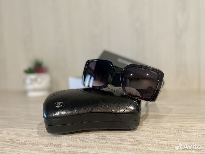 Солнцезащитные очки chanel