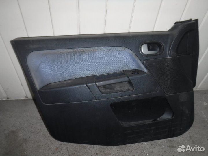 Обшивка двери передняя левая Ford Fusion fyjb 2005