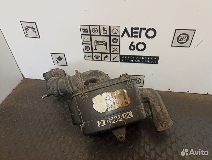 Корпус воздушного фильтра Mitsubishi Pajero 1