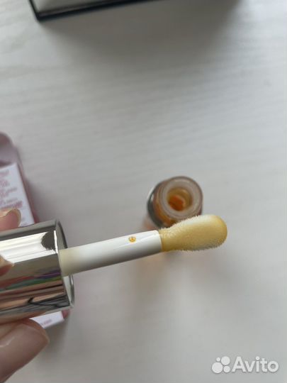 Clarins lip comfort oil 01