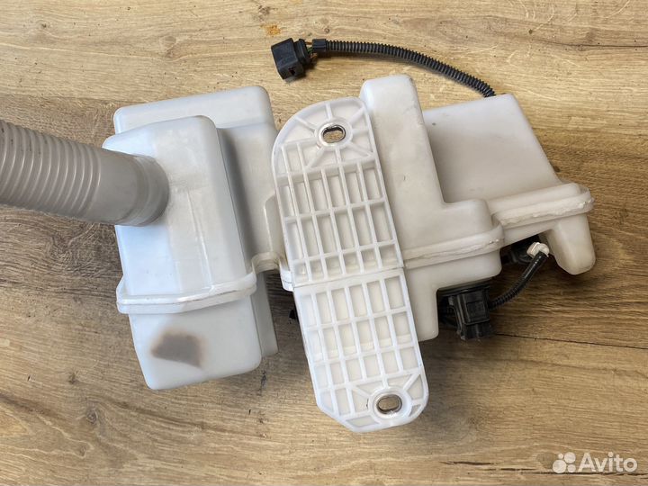 Audi q3 бачок омывателя стекла и фар