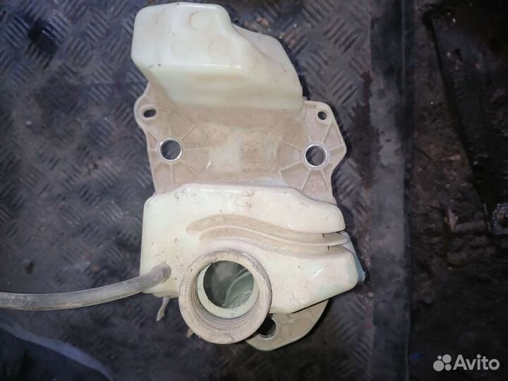 Бачок стеклоомывателя Volvo S80 1