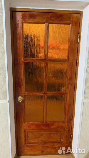 Межкомнатная дверь из натурального дерева