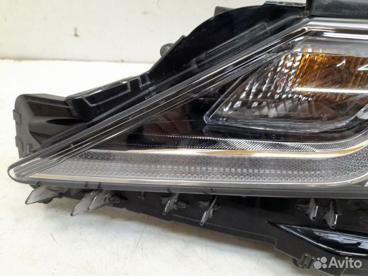 Фара левая Toyota Camry 70 2017-2021