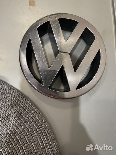 Эмблема volkswagen polo IV