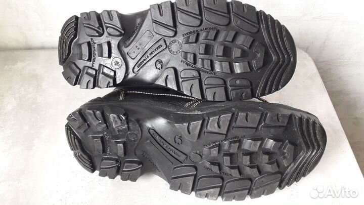 Ботинки кожаные демисезонные с усиленным подмыском