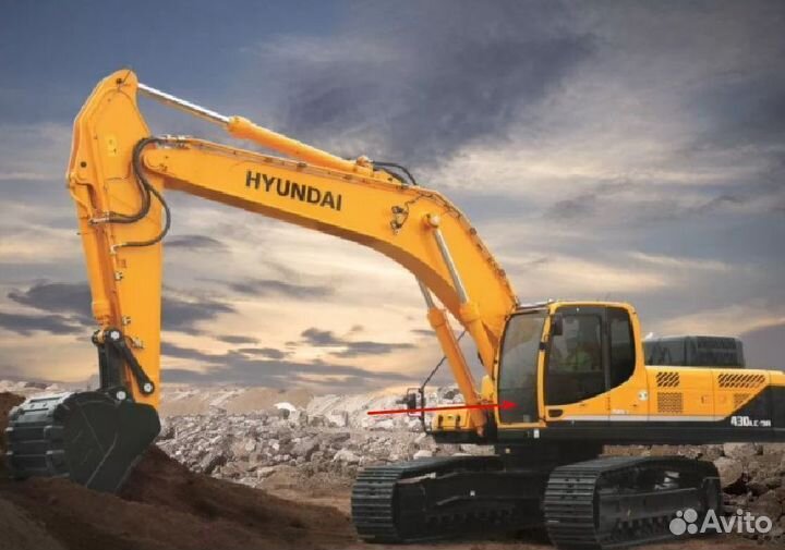 Стекло лобовое нижнее на экскаватор Hyundai