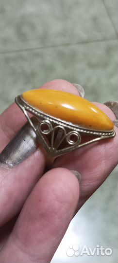 Кольцо с янтарём р. 17,5