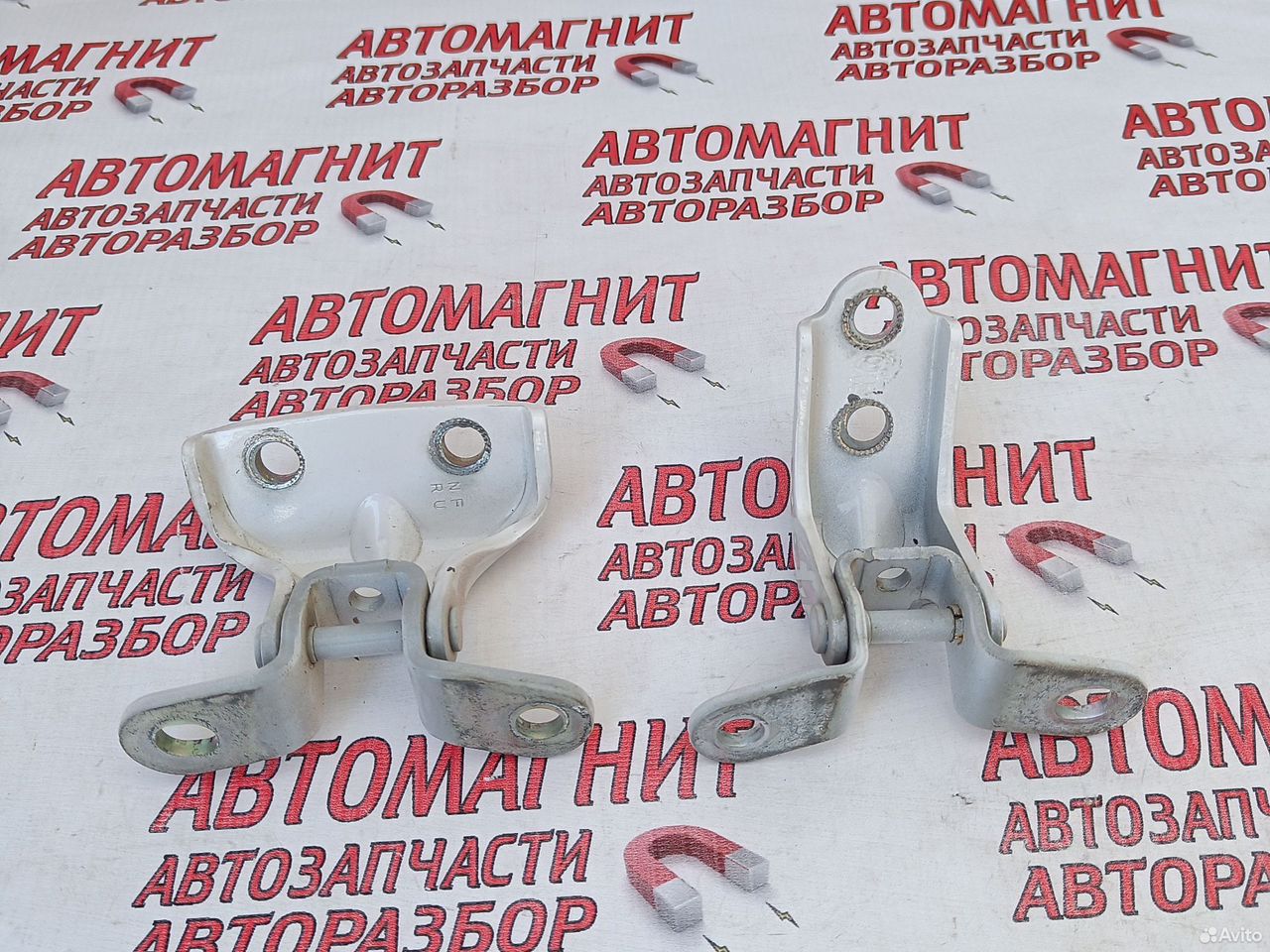 Петля двери задней левой Хендай i40