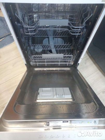 Посудомоечная машина indesit