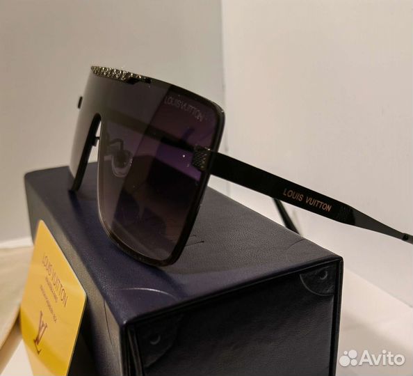 Солнцезащитные очки Louis vuitton