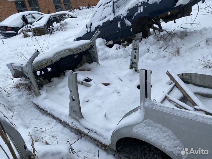 Крыло Гольф 4.Универсал