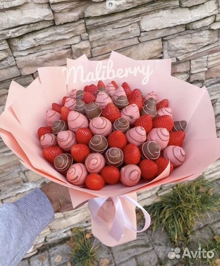 Клубника в шоколаде, подарок на праздник