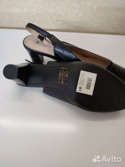 Босоножки новые