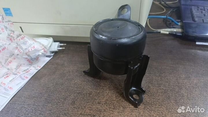 Подушка двигателя toyota