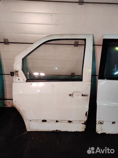 Дверь передняя левая Mercedes-Benz Vito W638