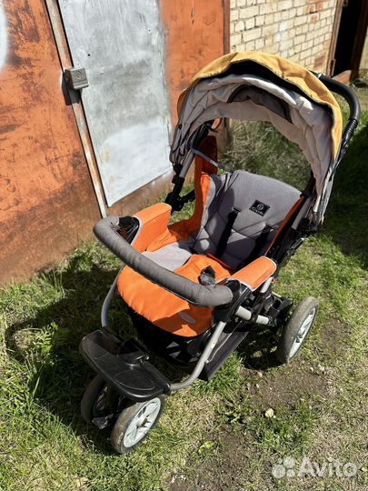 Прогулочная коляска