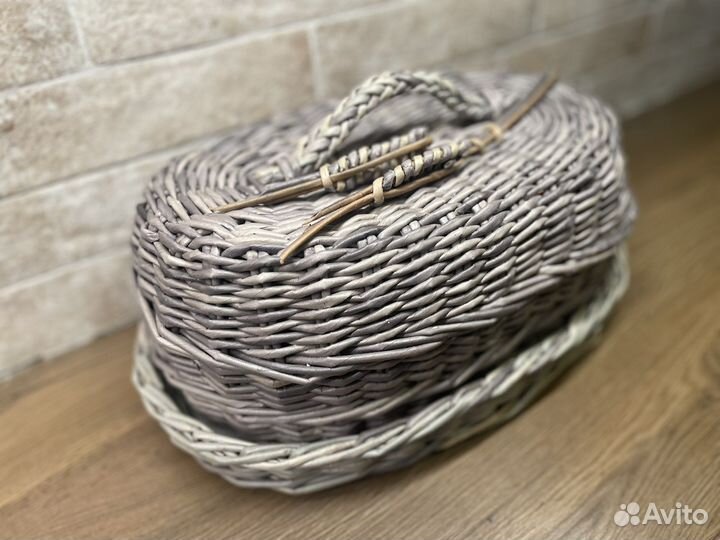Корзина плетеная из бумажной лозы