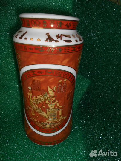 Ваза из Египта в египетских символиках