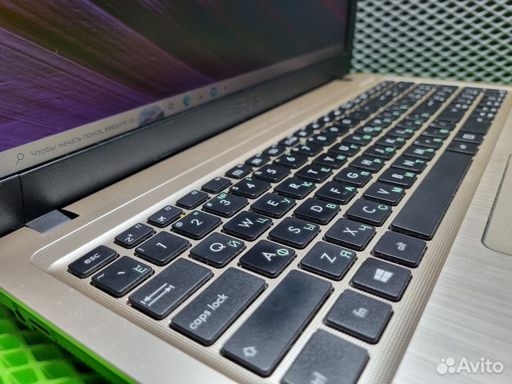 Ноутбук Asus intel4417/4Gb/SSD/MX 110 2Gb