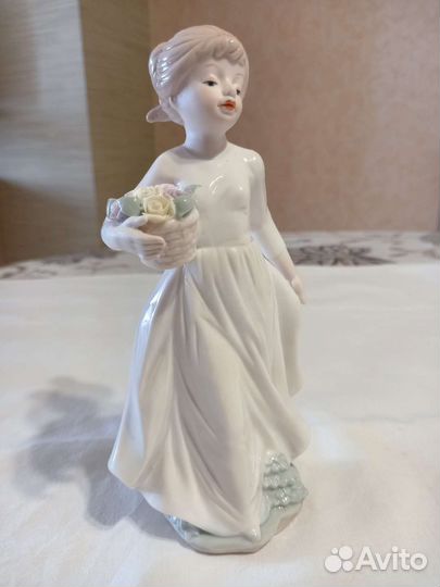Фарфоровые статуэтки
