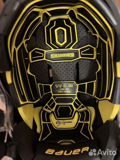 Хоккейный шлем