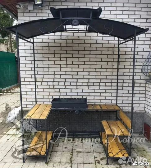 Мангал с крышей №80