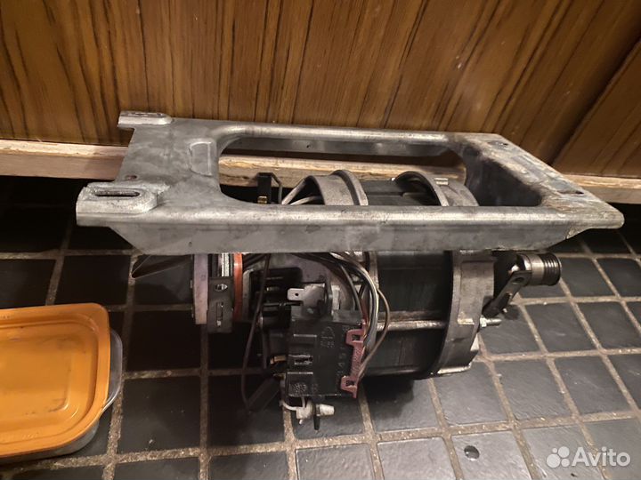 Двигататель стиральной машины Brand