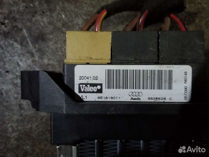 Электрический радиатор отопителя 8E1 819 011