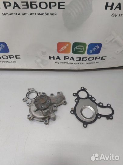 Помпа Toyota Land Cruiser 200 1UR-FE 2016