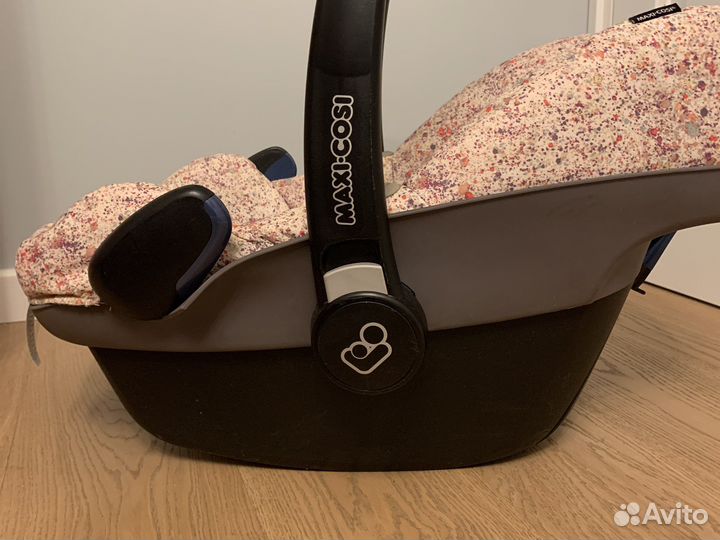 Детское автокресло от 0 maxi cosi